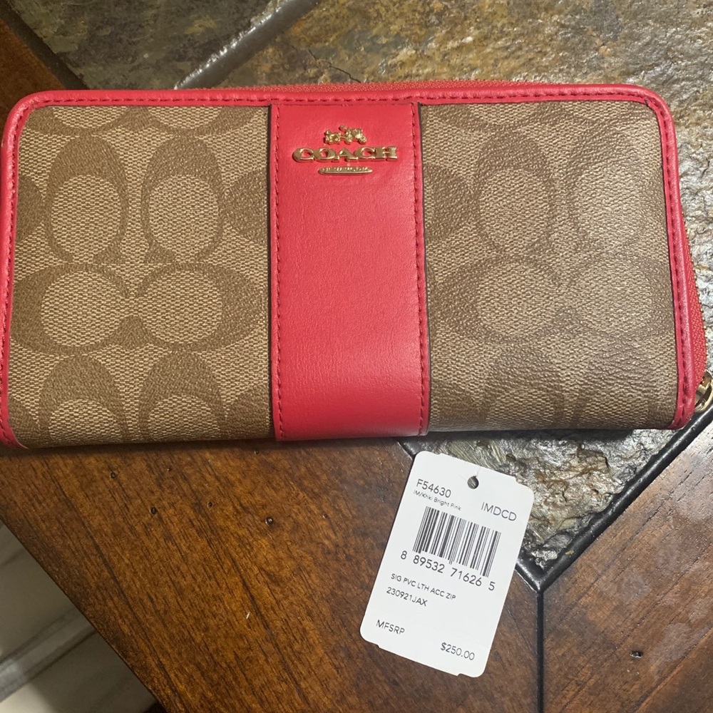 Coach accordion Wallet
